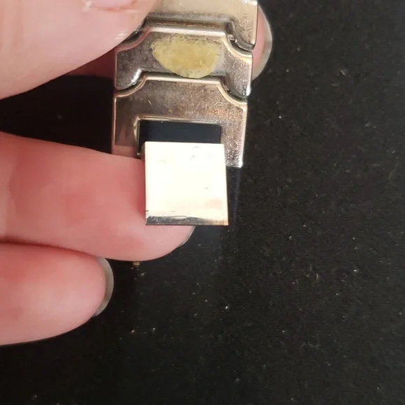 Gucci Vintage 1980s Wrist Watch Broken Band - Picture 4 of 7